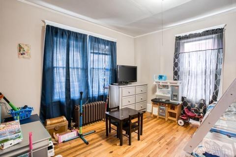 70 Windemere St, Springfield, MA 01104 photo 11