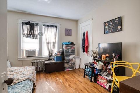 70 Windemere St, Springfield, MA 01104 photo 25