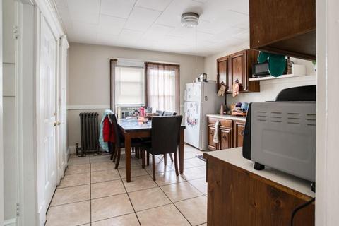70 Windemere St, Springfield, MA 01104 photo 22
