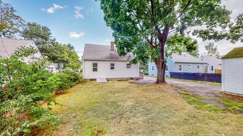 210 Windemere St, Springfield, MA 01104 photo 25