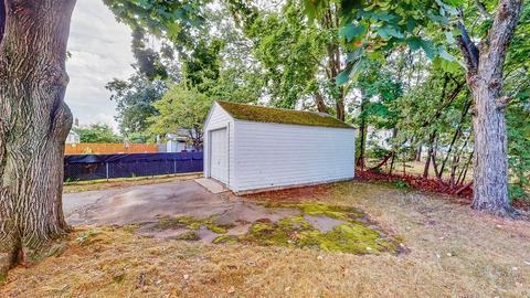 210 Windemere St, Springfield, MA 01104 photo 23