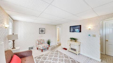 210 Windemere St, Springfield, MA 01104 photo 4