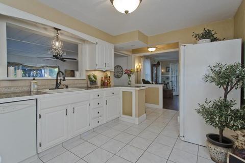 1458 Plumtree Rd, Springfield, MA 01119 photo 4