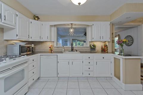 1458 Plumtree Rd, Springfield, MA 01119 photo 5