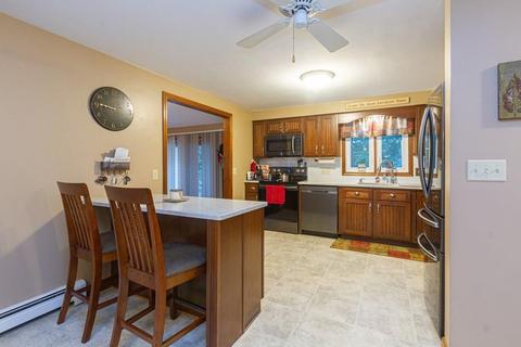 3 Nancy Ct, Blackstone, MA 01504 photo 6