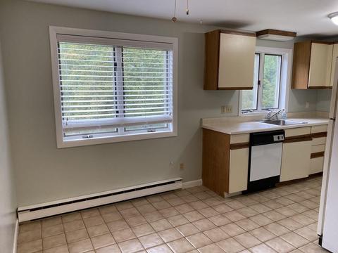 23 Old Stagecoach Rd #14, Epping, NH 03042 photo 4