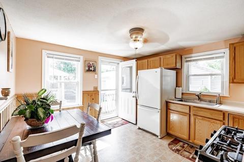 20 Bernard St, Springfield, MA 01109 photo 13