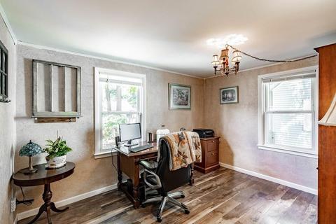 20 Bernard St, Springfield, MA 01109 photo 17