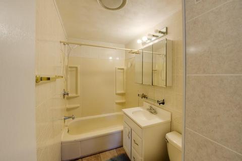 17 Regal St, Springfield, MA 01118 photo 13
