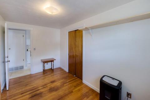 17 Regal St, Springfield, MA 01118 photo 20