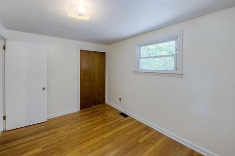 17 Regal St, Springfield, MA 01118 photo 15