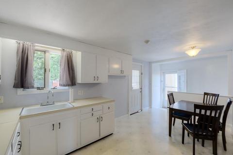 17 Regal St, Springfield, MA 01118 photo 7
