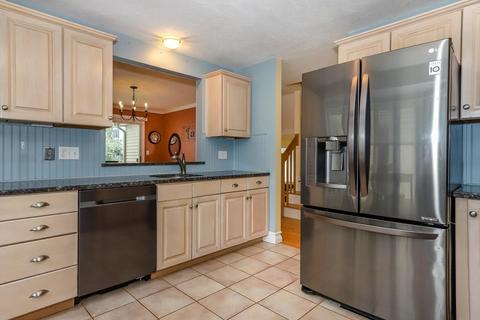 60 Maple St #E, Canton, MA 02021 photo 8