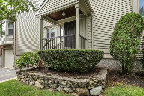 60 Maple St #E, Canton, MA 02021 photo 1