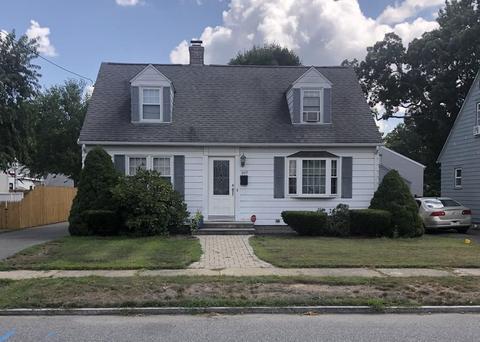 107 Winton St, Springfield, MA 01118 photo 1