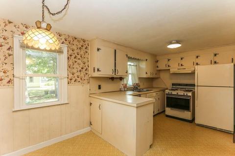 23 Brookside Cir, Springfield, MA 01129 photo 4
