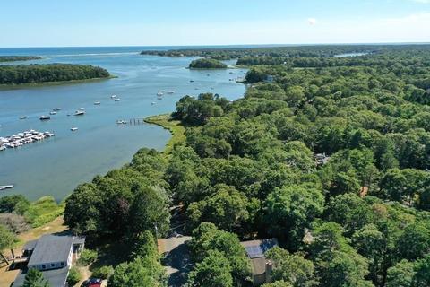 352 Mashpee Neck Rd, Mashpee, MA 02649 photo 2