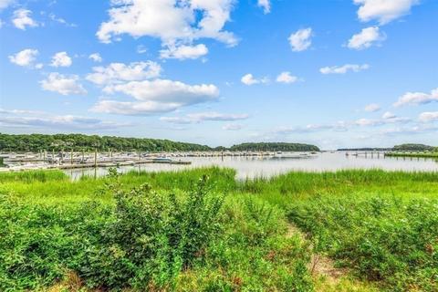 352 Mashpee Neck Rd, Mashpee, MA 02649 photo 1