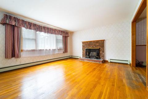 54 Chickering Rd, Raynham, MA 02767 photo 9
