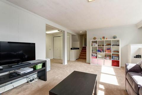 100 Gary Rd, Needham, MA 02494 photo 18