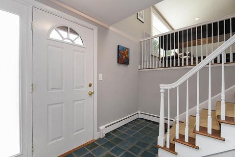 100 Gary Rd, Needham, MA 02494 photo 2