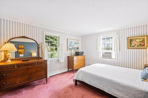 526 Franklin St, Reading, MA 01867 photo 24