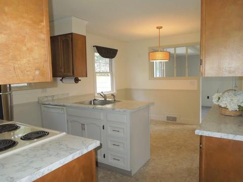 24 Acrebrook Rd, Springfield, MA 01129 photo 3