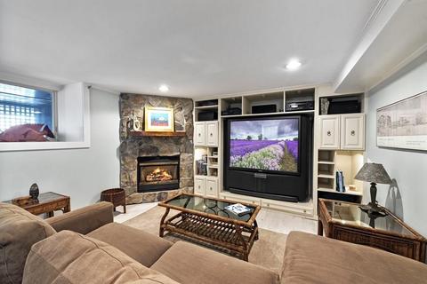 10 Gregory St, Marblehead, MA 01945 photo 27