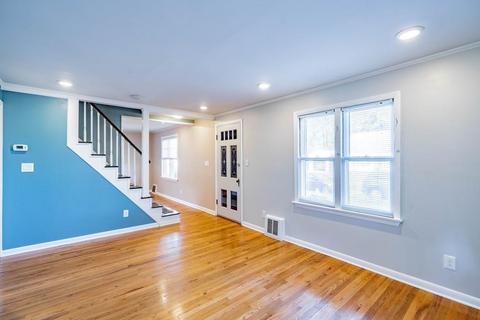 38 Hatch St, Springfield, MA 01129 photo 7