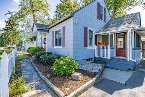 38 Hatch St, Springfield, MA 01129 photo 2
