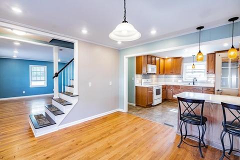 38 Hatch St, Springfield, MA 01129 photo 5