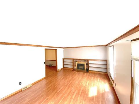 79 Eloise St, Springfield, MA 01118 photo 2
