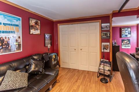 15 Barber St, Springfield, MA 01109 photo 22