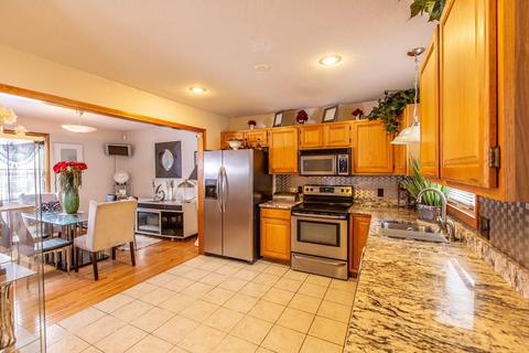 15 Barber St, Springfield, MA 01109 photo 5