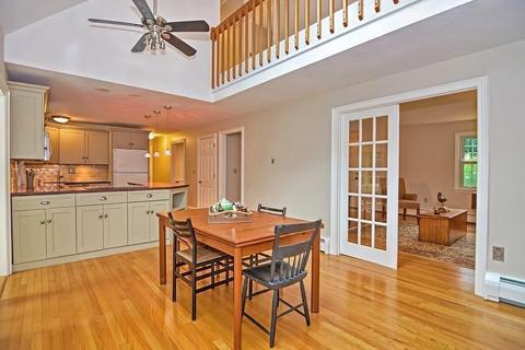 59 South St, Upton, MA 01568 photo 6