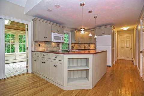59 South St, Upton, MA 01568 photo 3