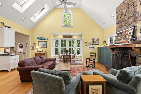 26 Leonard St, Gloucester, MA 01930 photo 8