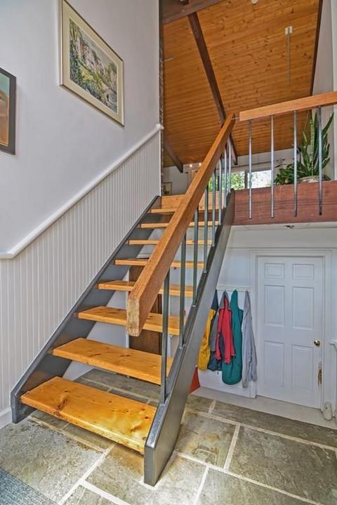 17 Apple St, Gloucester, MA 01930 photo 3