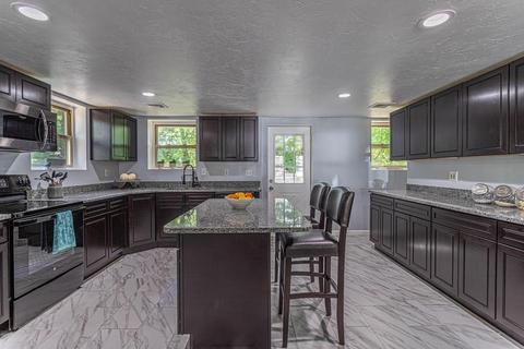 35 Longedge Rd, Clinton, MA 01510 photo 3