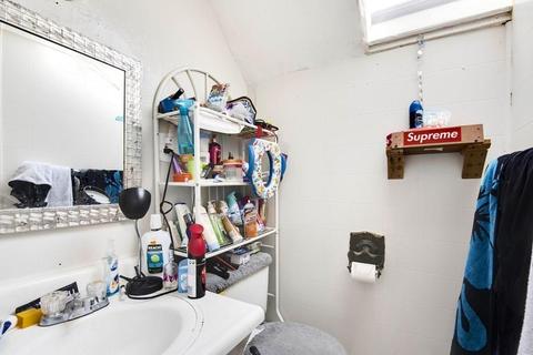 72 Rittenhouse Ter, Springfield, MA 01108 photo 25