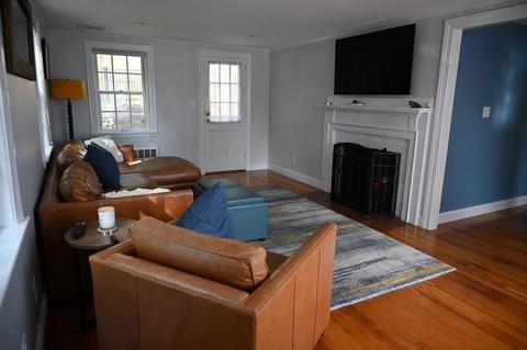 8 Longbow Rd, Lynnfield, MA 01940 photo 4