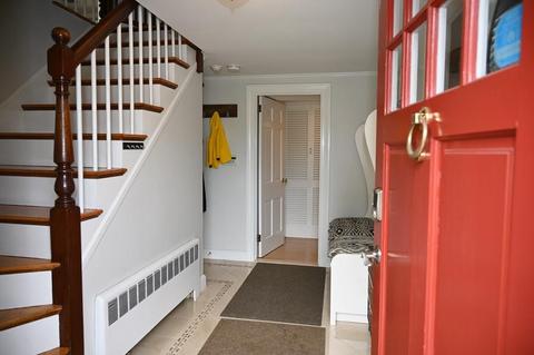 8 Longbow Rd, Lynnfield, MA 01940 photo 2