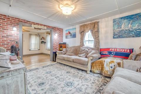 7 Sheldon St, Lynn, MA 01902 photo 3