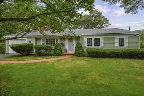 89 Whip-o-will Dr, Barnstable, MA 02601 photo 1