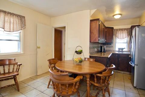 166 Euclid Ave, Springfield, MA 01108 photo 9