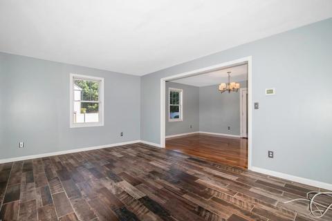 20 Emeline Ct, Springfield, MA 01128 photo 4