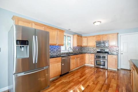 20 Emeline Ct, Springfield, MA 01128 photo 9