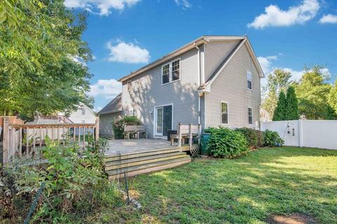 20 Emeline Ct, Springfield, MA 01128 photo 2