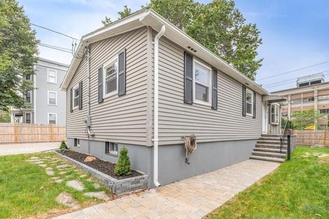 50 Simon St, Beverly, MA 01915 photo 3