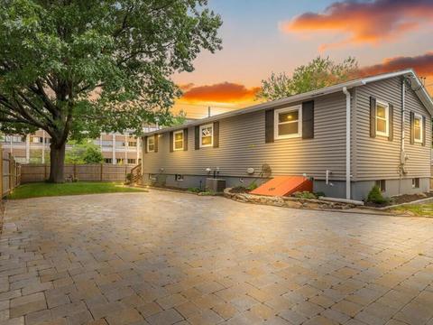 50 Simon St, Beverly, MA 01915 photo 1